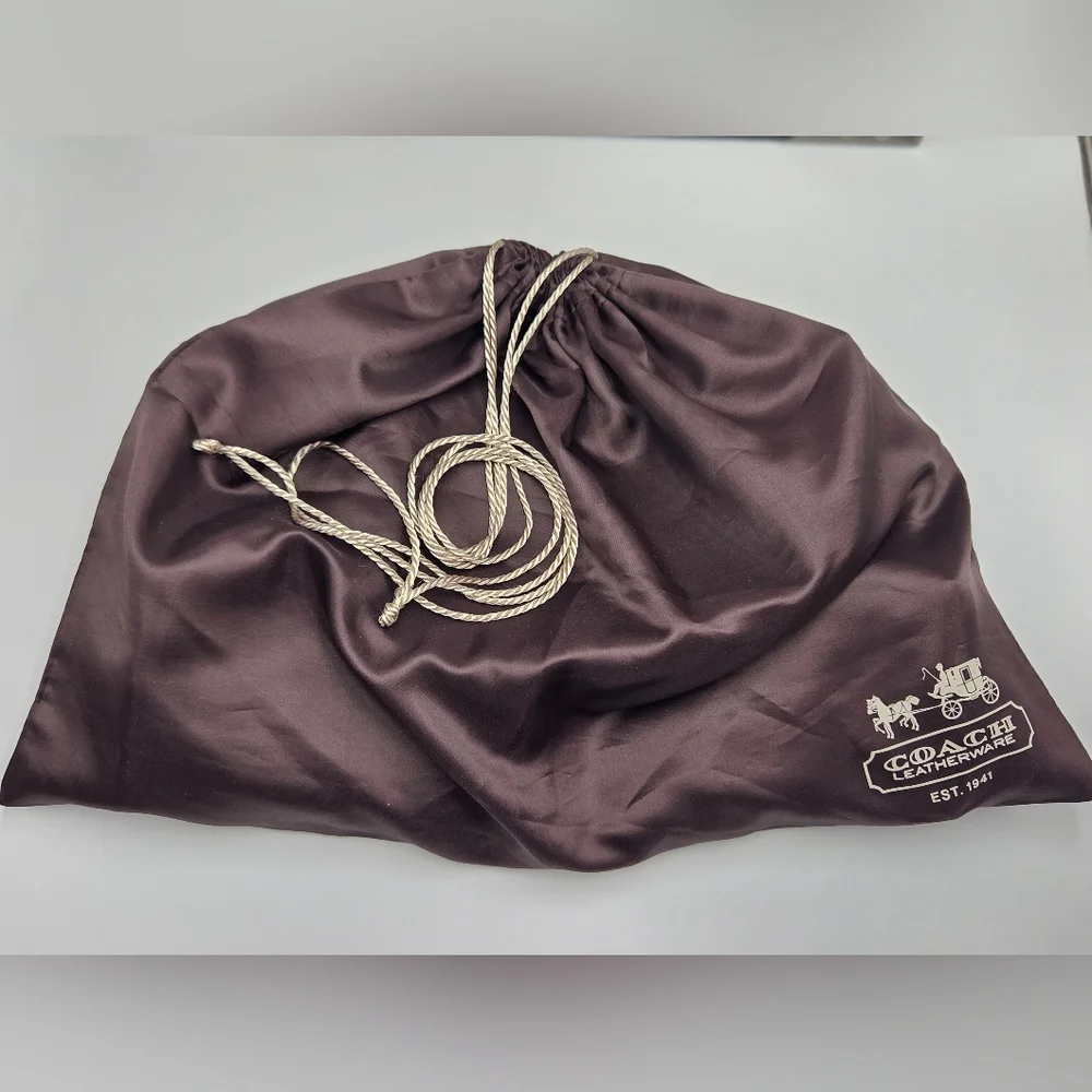 COACH Penelope Pebbled Leather In Excellent Condition With Orig Satin Dust Bag